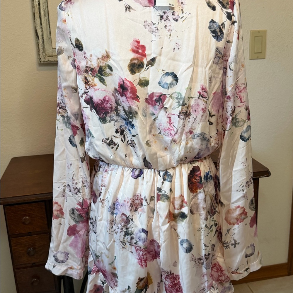 Missguided Floral Romper - Picture 5 of 7
